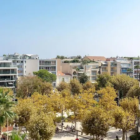 Palm Parking, Clim, Wifi 2' à Pieds