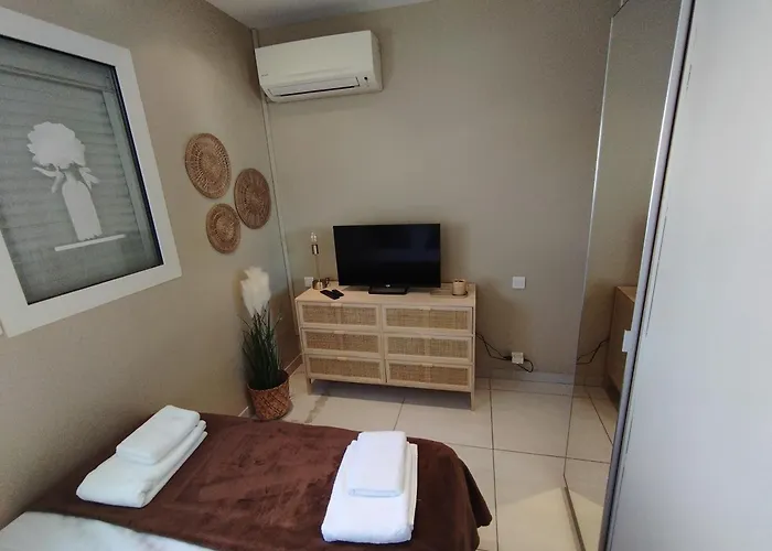 Palm Parking, Clim, Wifi 2' à Pieds *