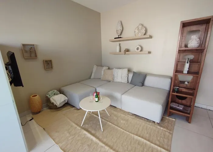 Palm Parking, Clim, Wifi 2' à Pieds