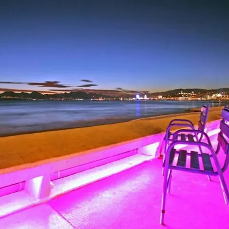 Palm Parking, Clim, Wifi 2' A Pieds 公寓