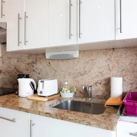 Apartmán Palm Parking, Clim, Wifi 2' A Pieds